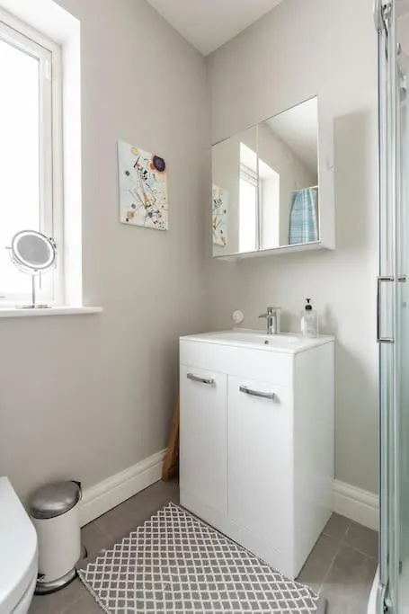 Dublin Jacuzzi Escape Apartment 0*,