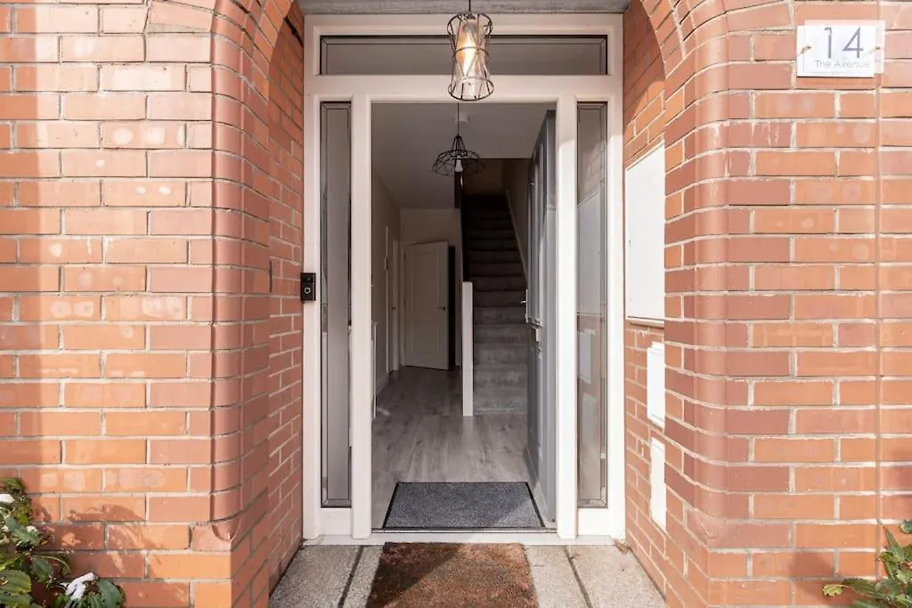 Dublin Jacuzzi Escape Apartment 0*,  Ireland